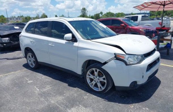 Informe del vehículo para VIN JA4AD3A33EZ011011 - Imagen 1