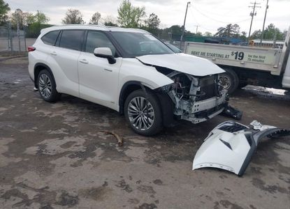 Vehicle Report for VIN 5TDEBRCH6MS031813 - Image 1