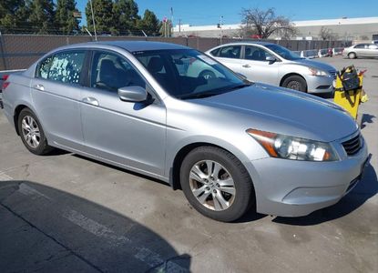 Informe del vehículo para VIN 1HGCP2F47AA105517 - Imagen 1