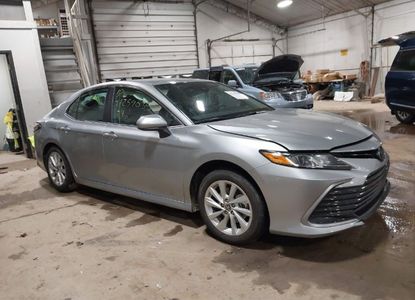 Raport pojazdu dla VIN 4T1C11AK5RU261268 - Obraz 1