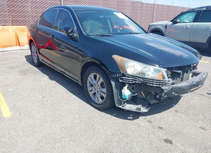 Informe del vehículo para VIN 1HGCP2F61BA141576 - Imagen 1