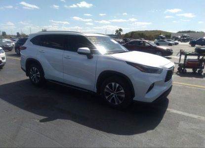 Vehicle Report for VIN 5TDGZRAH2NS123168 - Image 1