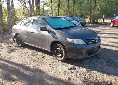 Raport pojazdu dla VIN 2T1BU4EE6DC089531 - Obraz 1