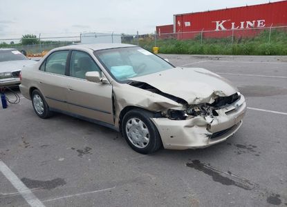 Vehicle Report for VIN 1HGCG5642YA070087 - Image 1