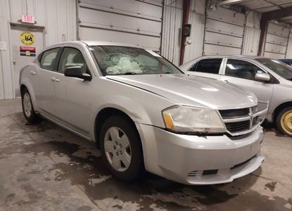 Informe del vehículo para VIN 1B3LC46KX8N266551 - Imagen 1