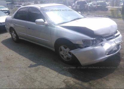 Vehicle Report for VIN 1HGCG1653XA034991 - Image 1