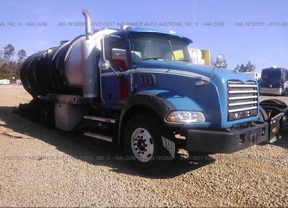 Отчет о транспортном средстве для VIN 1M2AX13C7AM010915 - изображение 1