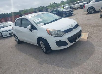 Vehicle Report for VIN KNADM5A37C6094193 - Image 1