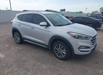 Informe del vehículo para VIN KM8J33A48JU623029 - Imagen 1