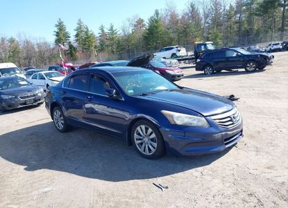 Informe del vehículo para VIN 1HGCP2F79CA151623 - Imagen 1