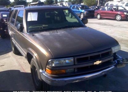 Vehicle Report for VIN 1GNCS13W0Y2158116 - Image 1