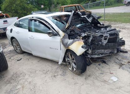 Informe del vehículo para VIN 1G1ZD5ST1MF063989 - Imagen 1