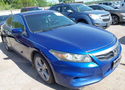 Informe del vehículo para VIN 1HGCS2B82BA006743 - Imagen 1