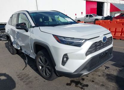 Informe del vehículo para VIN 4T3D6RFV4RU157367 - Imagen 1