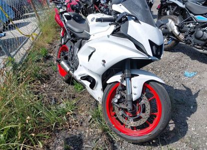 Informe del vehículo para VIN JYARM38YXPA001888 - Imagen 1