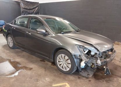 Informe del vehículo para VIN 1HGCP2F3XCA085998 - Imagen 1