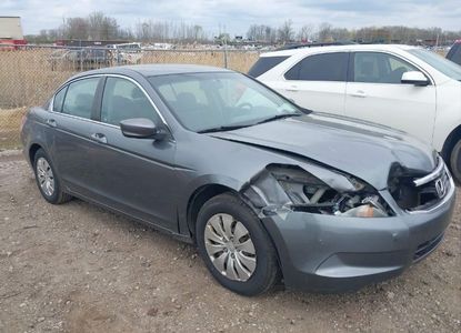 Informe del vehículo para VIN 1HGCP2E33AA082116 - Imagen 1