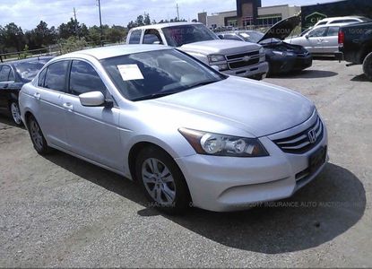 Informe del vehículo para VIN 1HGCP2F40BA091283 - Imagen 1