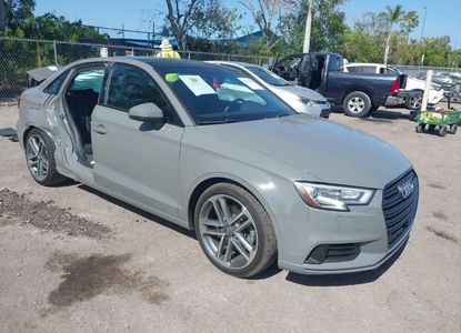 Raport pojazdu dla VIN WAUAUGFFXLA002962 - Obraz 1