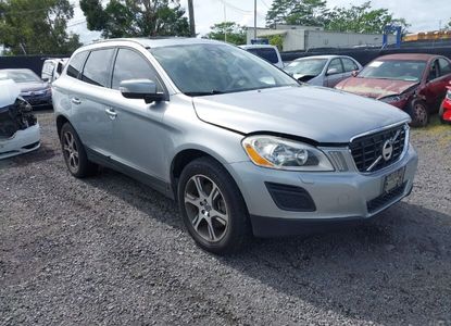 Raport pojazdu dla VIN YV4902DZ9B2198643 - Obraz 1