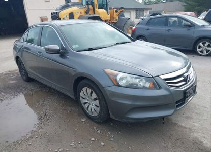 Raport pojazdu dla VIN 1HGCP2F35BA043818 - Obraz 1