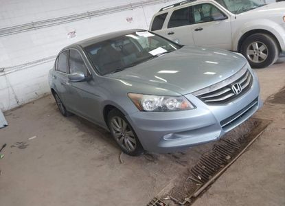 ავტომობილის ანგარიში VIN 1HGCP3F84CA027645 -ისთვის - სურათი 1