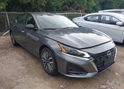 Vehicle Report for VIN 1N4BL4DV3SN372568 - Image 1