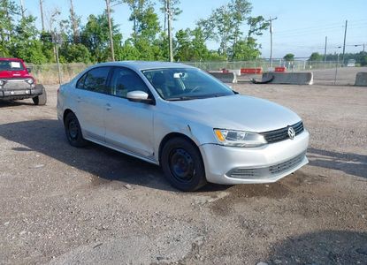 Informe del vehículo para VIN 3VWD17AJ3EM227750 - Imagen 1