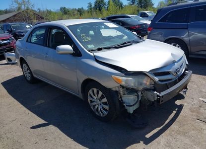 Raport pojazdu dla VIN 2T1BU4EEXCC818354 - Obraz 1