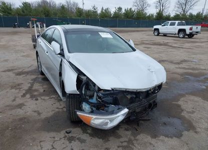 Raport pojazdu dla VIN KMHEC4A45FA051854 - Obraz 1