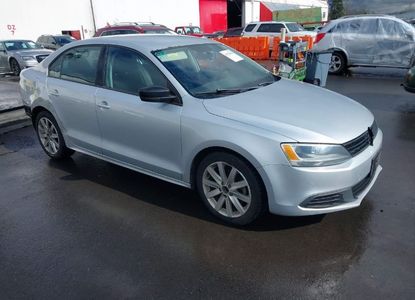 Informe del vehículo para VIN 3VW2K7AJ8CM394204 - Imagen 1