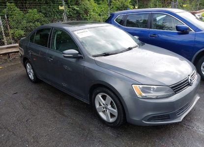 Informe del vehículo para VIN 3VWLL7AJ4BM117694 - Imagen 1