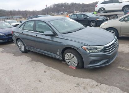 Vehicle Report for VIN 3VWC57BU7KM178685 - Image 1