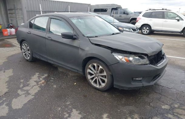 Informe del vehículo para VIN 1HGCR2F55FA180145 - Imagen 1