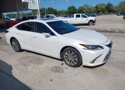 Informe del vehículo para VIN 58ABZ1B13KU027719 - Imagen 1