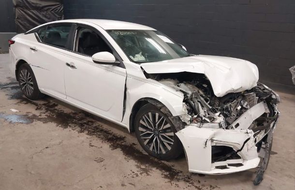 Raport pojazdu dla VIN 1N4BL4DV5PN426380 - Obraz 1