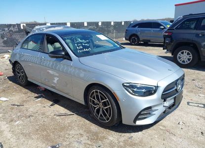 Informe del vehículo para VIN W1KZF8DB0PB162327 - Imagen 1