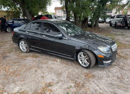 Informe del vehículo para VIN WDDGF8AB6DR247705 - Imagen 1