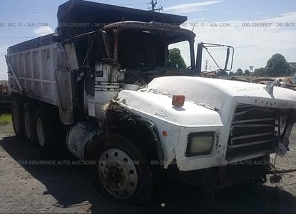 Informe del vehículo para VIN 1M2P264C4SM018735 - Imagen 1