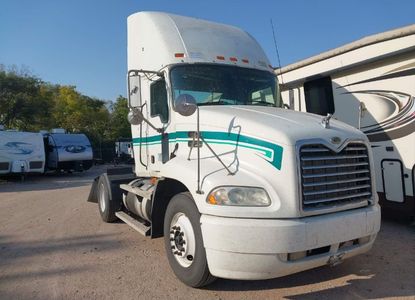 تقرير المركبة لـ VIN 1M1AE01YX4N001739 - الصورة 1