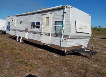 Informe del vehículo para VIN 5CZ200R2851117388 - Imagen 1