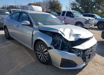 Vehicle Report for VIN 1N4BL4DV0PN364984 - Image 1