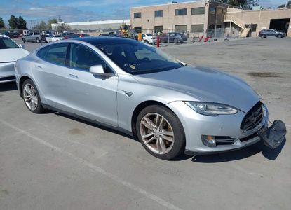 Raport pojazdu dla VIN 5YJSA1H17EFP43546 - Obraz 1