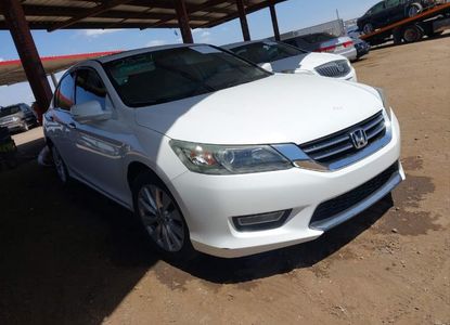 Informe del vehículo para VIN 1HGCR3F8XDA023644 - Imagen 1