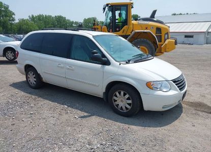 Informe del vehículo para VIN 2C4GP54L35R142559 - Imagen 1