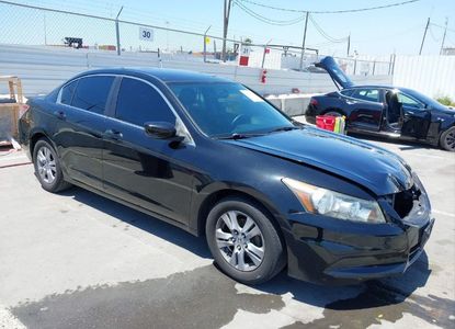 Informe del vehículo para VIN 1HGCP2F69CA097442 - Imagen 1