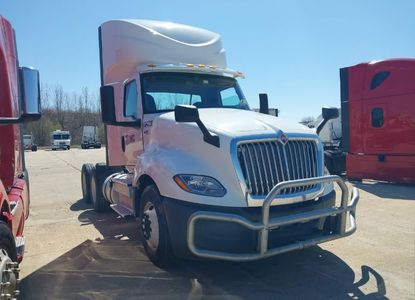 Informe del vehículo para VIN 3HSDZTZR9JN631131 - Imagen 1