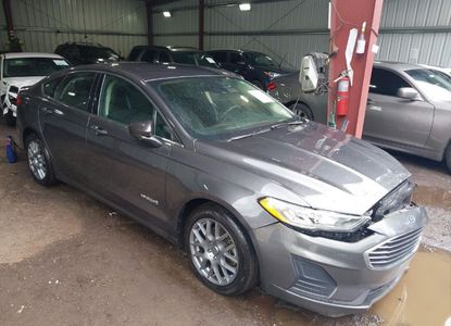 تقرير المركبة لـ VIN 3FA6P0LU8KR205563 - الصورة 1