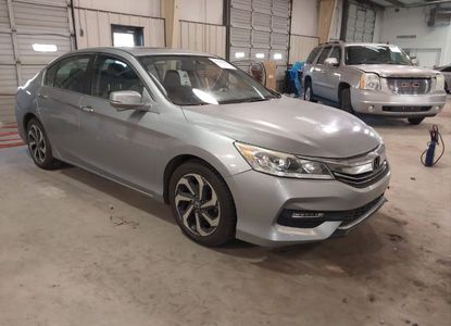 Raport pojazdu dla VIN 1HGCR2F8XHA065053 - Obraz 1