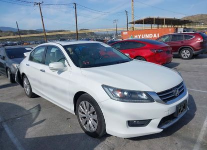 Raport pojazdu dla VIN 1HGCR2F76FA100434 - Obraz 1